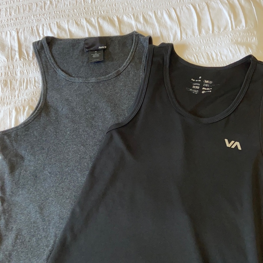RVCA (s) & Hurley (m) two tank tops